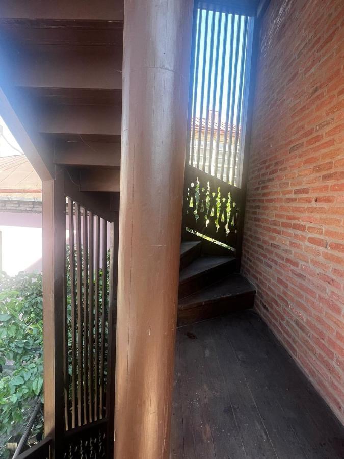 Chikhi Apartment Тбилиси Екстериор снимка