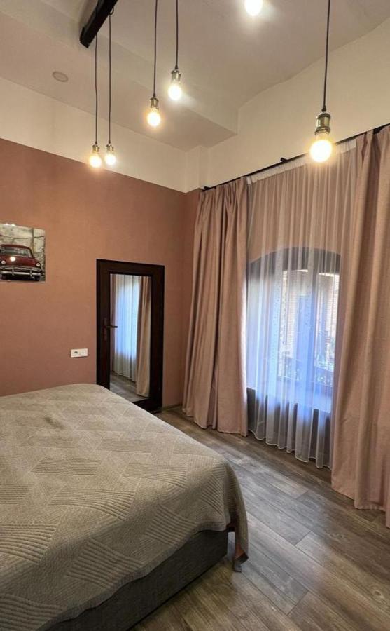 Chikhi Apartment Тбилиси Екстериор снимка