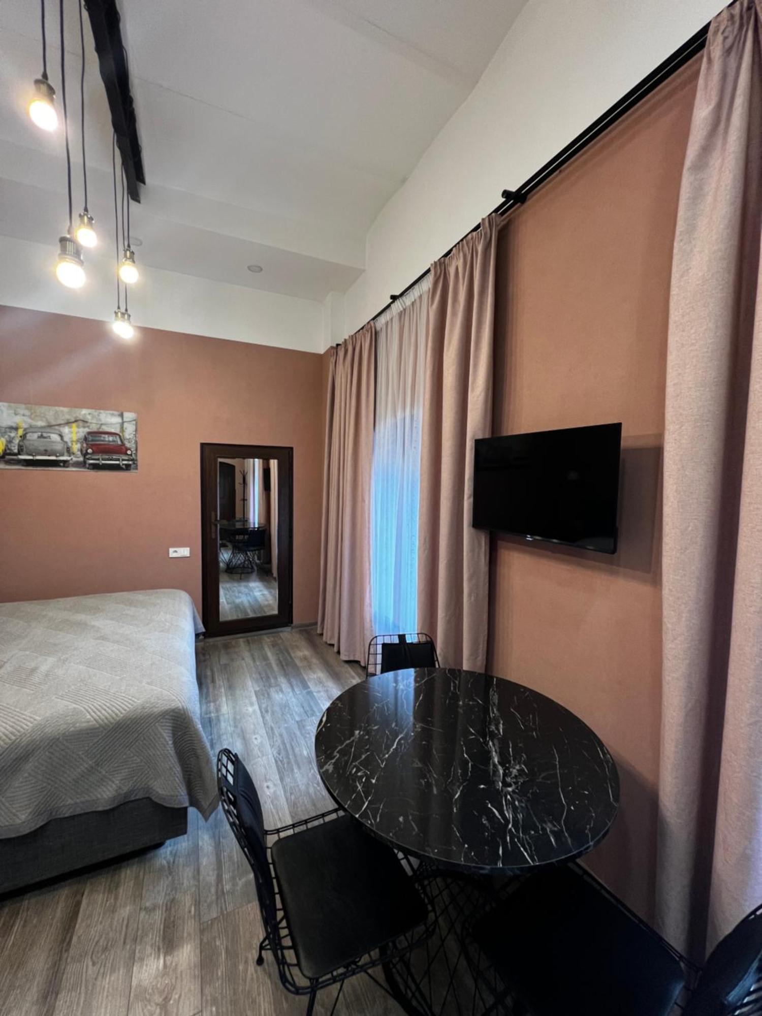 Chikhi Apartment Тбилиси Екстериор снимка
